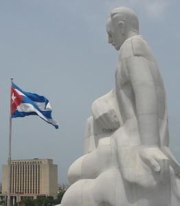 Escultura de José Martí en la Plaza Cívica de La Habana.