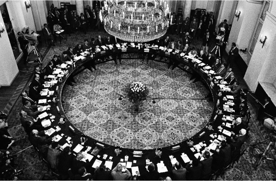 Mesa Redonda en Polonia, 1989.